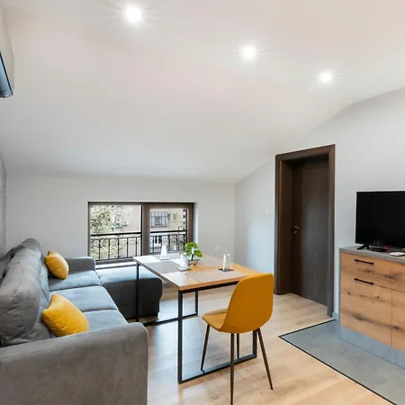 Urban Five #4 - Stylish One-bedroom With Kitchen & Parking Βελίκο Τίρνοβο