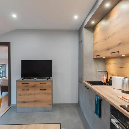 Urban Five #4 - Stylish One-bedroom With Kitchen & Parking * Велико Търново