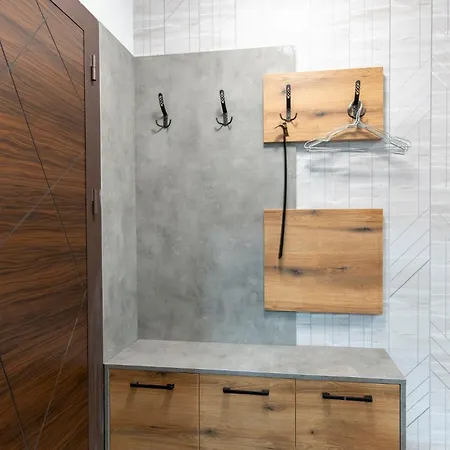 Urban Five #4 - Stylish One-bedroom With Kitchen & Parking Велико Търново